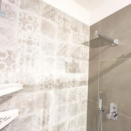 Marco Polo 26a Tirabora Short Rent Lejlighed *