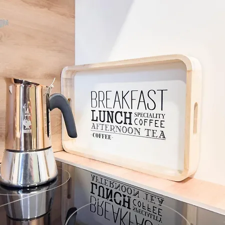 Marco Polo 26a Tirabora Short Rent Apartment